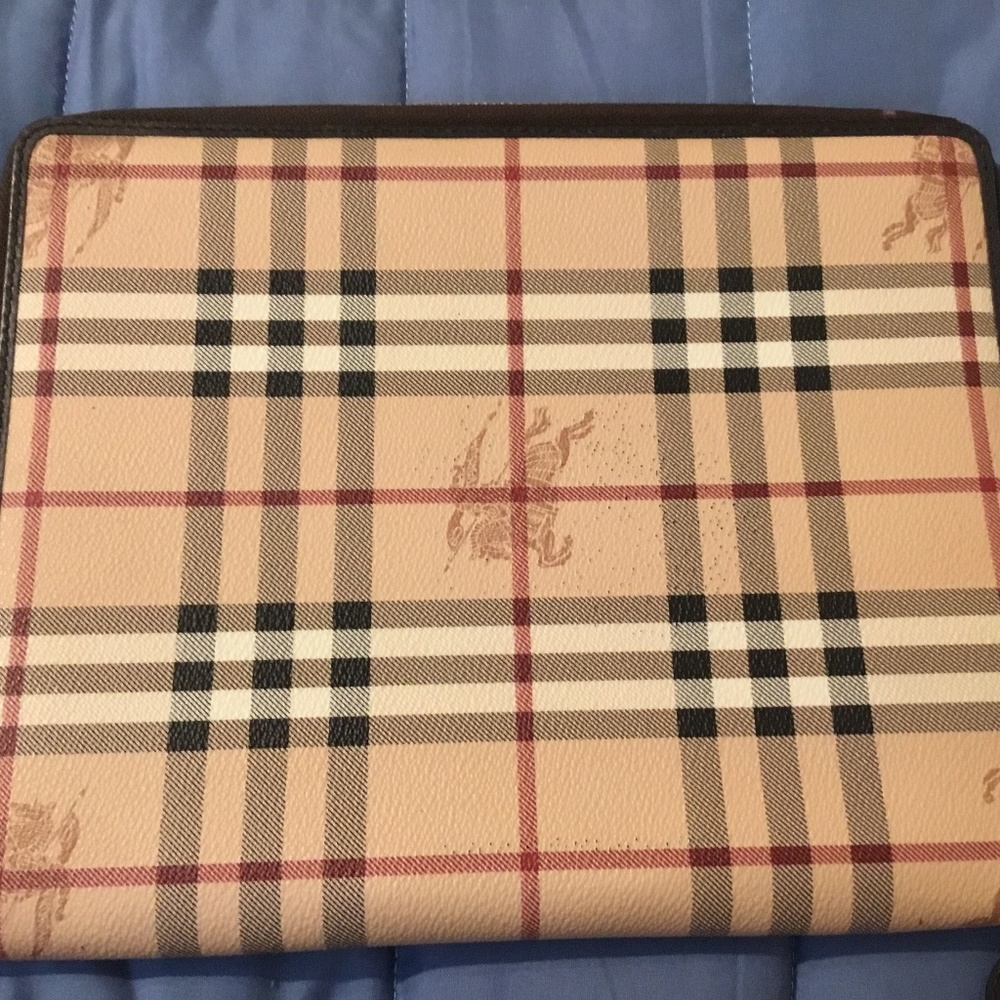 Authentic Vintage Burberry Haymarket Check 2 Zipper  I Pad Tablet Holder.